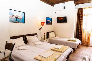 Гостевой дом Tivat Star Тиват Стандартный трехместный номер-15